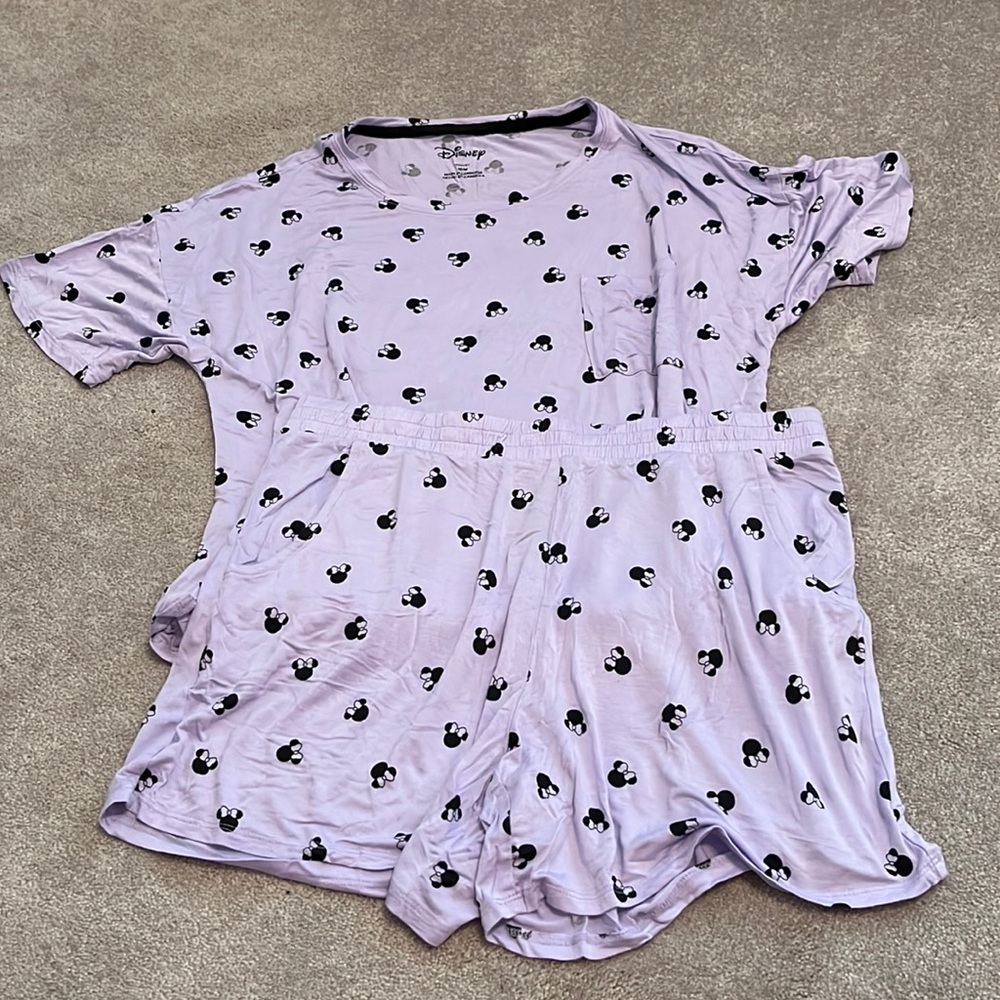 Disney women’s pajama lounge set
